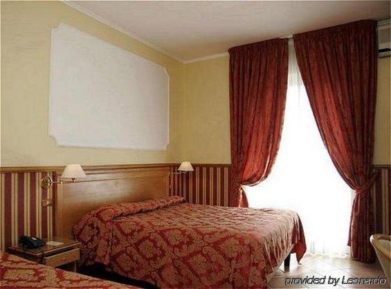 Hotel Leopardi Neapol Pokoj fotografie